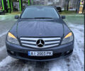 Серый Мерседес Ц-Класс, объемом двигателя 2.2 л и пробегом 370 тыс. км за 6850 $, фото 1 на Automoto.ua