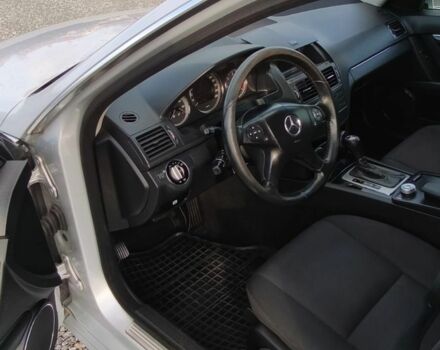 Сірий Мерседес Ц-Клас, об'ємом двигуна 2.2 л та пробігом 449 тис. км за 5300 $, фото 7 на Automoto.ua