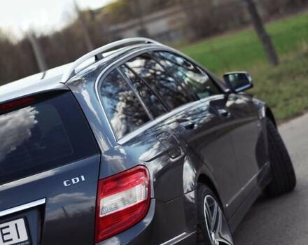 Серый Мерседес Ц-Класс, объемом двигателя 2.2 л и пробегом 250 тыс. км за 10000 $, фото 26 на Automoto.ua