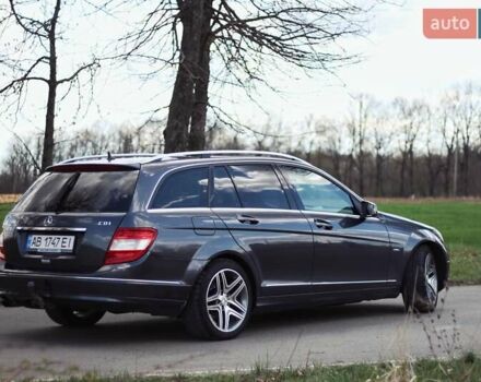 Серый Мерседес Ц-Класс, объемом двигателя 2.2 л и пробегом 250 тыс. км за 10000 $, фото 25 на Automoto.ua