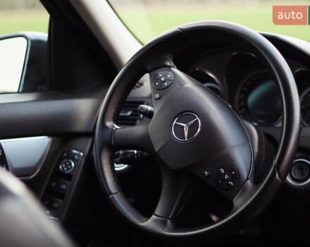 Серый Мерседес Ц-Класс, объемом двигателя 2.2 л и пробегом 250 тыс. км за 10000 $, фото 41 на Automoto.ua