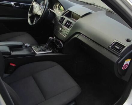 Сірий Мерседес Ц-Клас, об'ємом двигуна 2.2 л та пробігом 449 тис. км за 5300 $, фото 3 на Automoto.ua