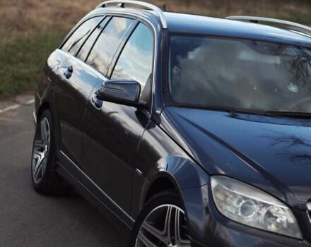 Серый Мерседес Ц-Класс, объемом двигателя 2.2 л и пробегом 250 тыс. км за 10000 $, фото 10 на Automoto.ua