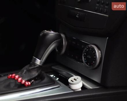 Серый Мерседес Ц-Класс, объемом двигателя 2.2 л и пробегом 250 тыс. км за 10000 $, фото 34 на Automoto.ua