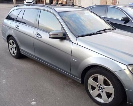 Сірий Мерседес Ц-Клас, об'ємом двигуна 2.2 л та пробігом 400 тис. км за 6700 $, фото 6 на Automoto.ua