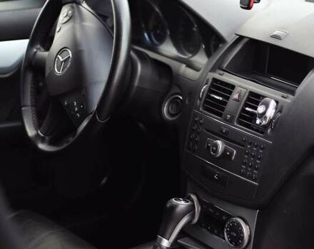 Серый Мерседес Ц-Класс, объемом двигателя 2.2 л и пробегом 250 тыс. км за 10000 $, фото 31 на Automoto.ua