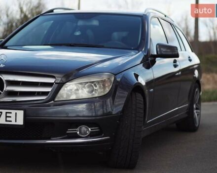 Серый Мерседес Ц-Класс, объемом двигателя 2.2 л и пробегом 250 тыс. км за 10000 $, фото 21 на Automoto.ua