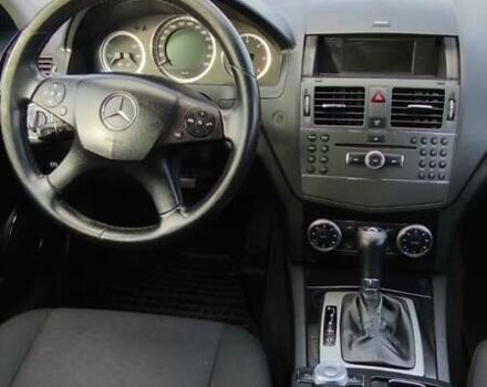 Серый Мерседес Ц-Класс, объемом двигателя 2.2 л и пробегом 449 тыс. км за 5300 $, фото 9 на Automoto.ua