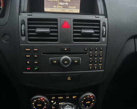 Серый Мерседес Ц-Класс, объемом двигателя 2.14 л и пробегом 272 тыс. км за 9100 $, фото 3 на Automoto.ua