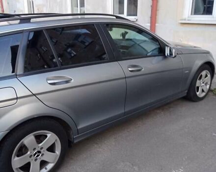 Сірий Мерседес Ц-Клас, об'ємом двигуна 2.2 л та пробігом 400 тис. км за 6700 $, фото 2 на Automoto.ua