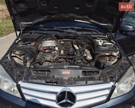 Серый Мерседес Ц-Класс, объемом двигателя 2.2 л и пробегом 250 тыс. км за 10000 $, фото 62 на Automoto.ua