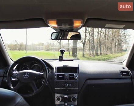 Серый Мерседес Ц-Класс, объемом двигателя 2.2 л и пробегом 250 тыс. км за 10000 $, фото 57 на Automoto.ua