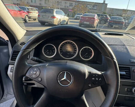 Серый Мерседес Ц-Класс, объемом двигателя 2.2 л и пробегом 276 тыс. км за 8100 $, фото 8 на Automoto.ua