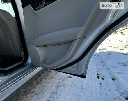 Серый Мерседес Ц-Класс, объемом двигателя 2.2 л и пробегом 350 тыс. км за 11999 $, фото 10 на Automoto.ua