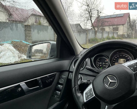 Сірий Мерседес Ц-Клас, об'ємом двигуна 2.15 л та пробігом 340 тис. км за 10900 $, фото 12 на Automoto.ua