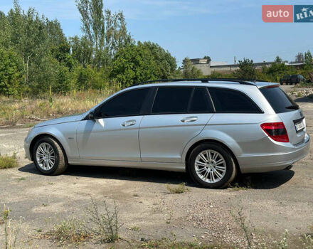 Сірий Мерседес Ц-Клас, об'ємом двигуна 2.2 л та пробігом 315 тис. км за 7500 $, фото 2 на Automoto.ua