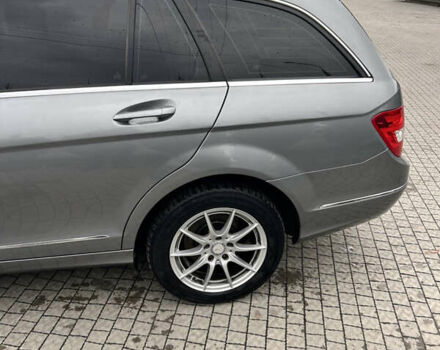 Сірий Мерседес Ц-Клас, об'ємом двигуна 2.14 л та пробігом 305 тис. км за 10400 $, фото 8 на Automoto.ua