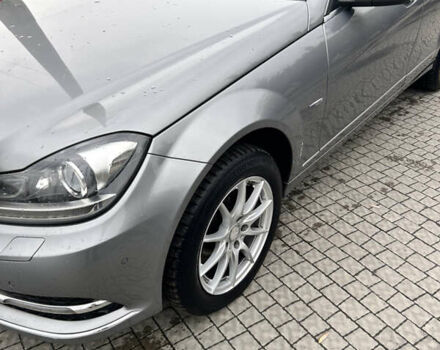 Сірий Мерседес Ц-Клас, об'ємом двигуна 2.14 л та пробігом 305 тис. км за 10400 $, фото 11 на Automoto.ua