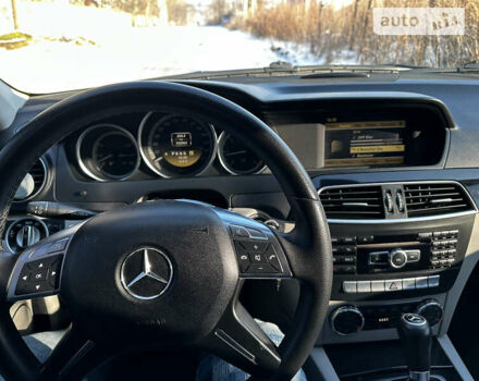 Серый Мерседес Ц-Класс, объемом двигателя 2.2 л и пробегом 350 тыс. км за 11999 $, фото 13 на Automoto.ua