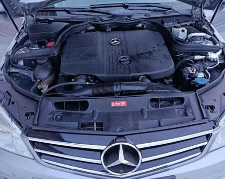 Серый Мерседес Ц-Класс, объемом двигателя 2.2 л и пробегом 346 тыс. км за 9000 $, фото 23 на Automoto.ua