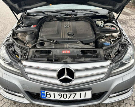 Сірий Мерседес Ц-Клас, об'ємом двигуна 2.14 л та пробігом 305 тис. км за 10400 $, фото 23 на Automoto.ua