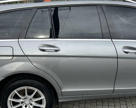 Сірий Мерседес Ц-Клас, об'ємом двигуна 2.14 л та пробігом 305 тис. км за 10400 $, фото 5 на Automoto.ua