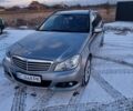 Серый Мерседес Ц-Класс, объемом двигателя 2.2 л и пробегом 325 тыс. км за 12000 $, фото 1 на Automoto.ua