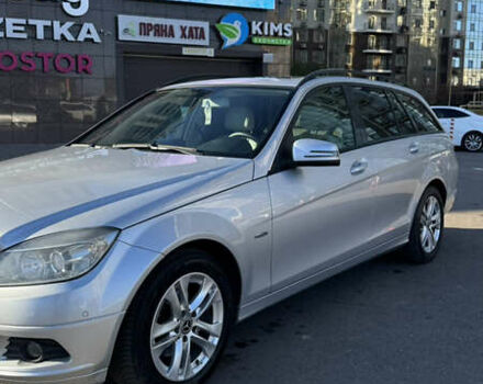 Серый Мерседес Ц-Класс, объемом двигателя 2.2 л и пробегом 276 тыс. км за 8100 $, фото 2 на Automoto.ua