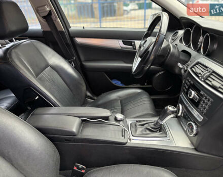 Сірий Мерседес Ц-Клас, об'ємом двигуна 2.14 л та пробігом 313 тис. км за 9950 $, фото 18 на Automoto.ua