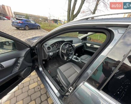 Сірий Мерседес Ц-Клас, об'ємом двигуна 1.8 л та пробігом 317 тис. км за 10500 $, фото 17 на Automoto.ua