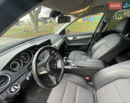 Сірий Мерседес Ц-Клас, об'ємом двигуна 1.8 л та пробігом 317 тис. км за 10500 $, фото 19 на Automoto.ua