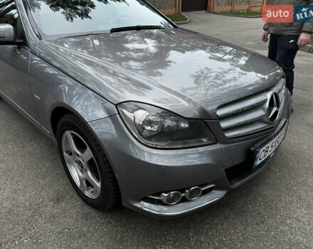Сірий Мерседес Ц-Клас, об'ємом двигуна 2.2 л та пробігом 288 тис. км за 10800 $, фото 9 на Automoto.ua