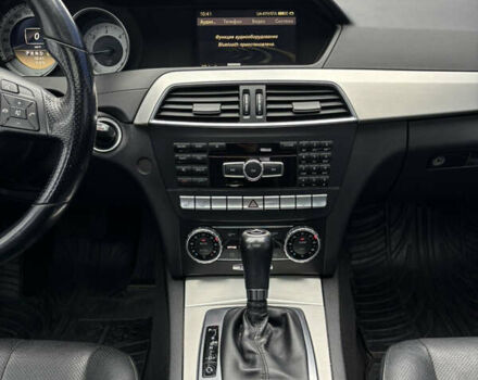 Сірий Мерседес Ц-Клас, об'ємом двигуна 2.14 л та пробігом 313 тис. км за 9950 $, фото 14 на Automoto.ua