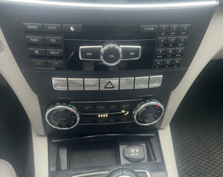 Сірий Мерседес Ц-Клас, об'ємом двигуна 2.15 л та пробігом 304 тис. км за 12000 $, фото 11 на Automoto.ua