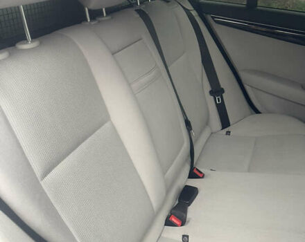 Сірий Мерседес Ц-Клас, об'ємом двигуна 2.15 л та пробігом 304 тис. км за 12000 $, фото 20 на Automoto.ua