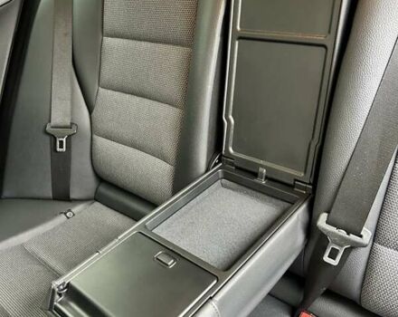 Сірий Мерседес Ц-Клас, об'ємом двигуна 2.99 л та пробігом 366 тис. км за 12700 $, фото 27 на Automoto.ua