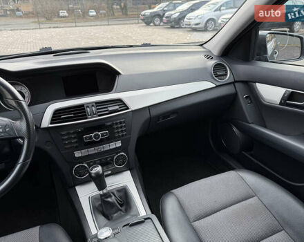 Серый Мерседес Ц-Класс, объемом двигателя 1.8 л и пробегом 317 тыс. км за 10650 $, фото 7 на Automoto.ua