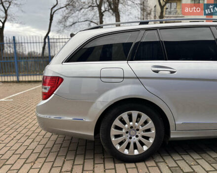 Сірий Мерседес Ц-Клас, об'ємом двигуна 2.14 л та пробігом 313 тис. км за 9950 $, фото 6 на Automoto.ua