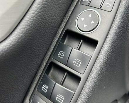 Сірий Мерседес Ц-Клас, об'ємом двигуна 2.99 л та пробігом 366 тис. км за 12700 $, фото 15 на Automoto.ua