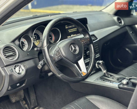 Сірий Мерседес Ц-Клас, об'ємом двигуна 2.14 л та пробігом 313 тис. км за 9950 $, фото 15 на Automoto.ua