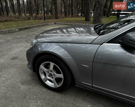 Сірий Мерседес Ц-Клас, об'ємом двигуна 2.2 л та пробігом 288 тис. км за 10800 $, фото 8 на Automoto.ua