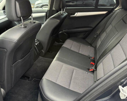 Серый Мерседес Ц-Класс, объемом двигателя 1.8 л и пробегом 317 тыс. км за 10650 $, фото 16 на Automoto.ua