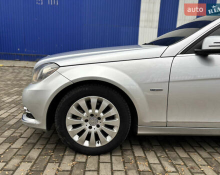 Сірий Мерседес Ц-Клас, об'ємом двигуна 2.14 л та пробігом 313 тис. км за 9950 $, фото 9 на Automoto.ua