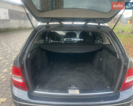 Сірий Мерседес Ц-Клас, об'ємом двигуна 1.8 л та пробігом 317 тис. км за 10500 $, фото 11 на Automoto.ua