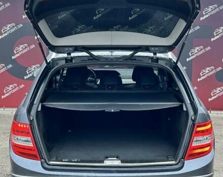 Сірий Мерседес Ц-Клас, об'ємом двигуна 2.99 л та пробігом 366 тис. км за 12700 $, фото 9 на Automoto.ua