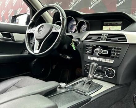 Сірий Мерседес Ц-Клас, об'ємом двигуна 2.99 л та пробігом 366 тис. км за 12700 $, фото 32 на Automoto.ua