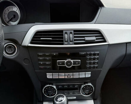 Серый Мерседес Ц-Класс, объемом двигателя 1.8 л и пробегом 317 тыс. км за 10650 $, фото 10 на Automoto.ua