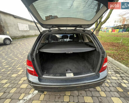 Сірий Мерседес Ц-Клас, об'ємом двигуна 1.8 л та пробігом 317 тис. км за 10500 $, фото 13 на Automoto.ua