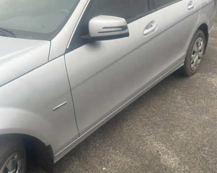 Сірий Мерседес Ц-Клас, об'ємом двигуна 2.15 л та пробігом 304 тис. км за 12000 $, фото 2 на Automoto.ua