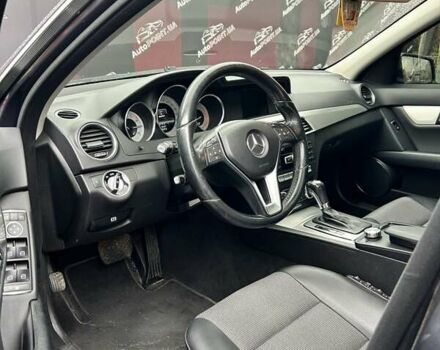 Сірий Мерседес Ц-Клас, об'ємом двигуна 2.99 л та пробігом 366 тис. км за 12700 $, фото 13 на Automoto.ua